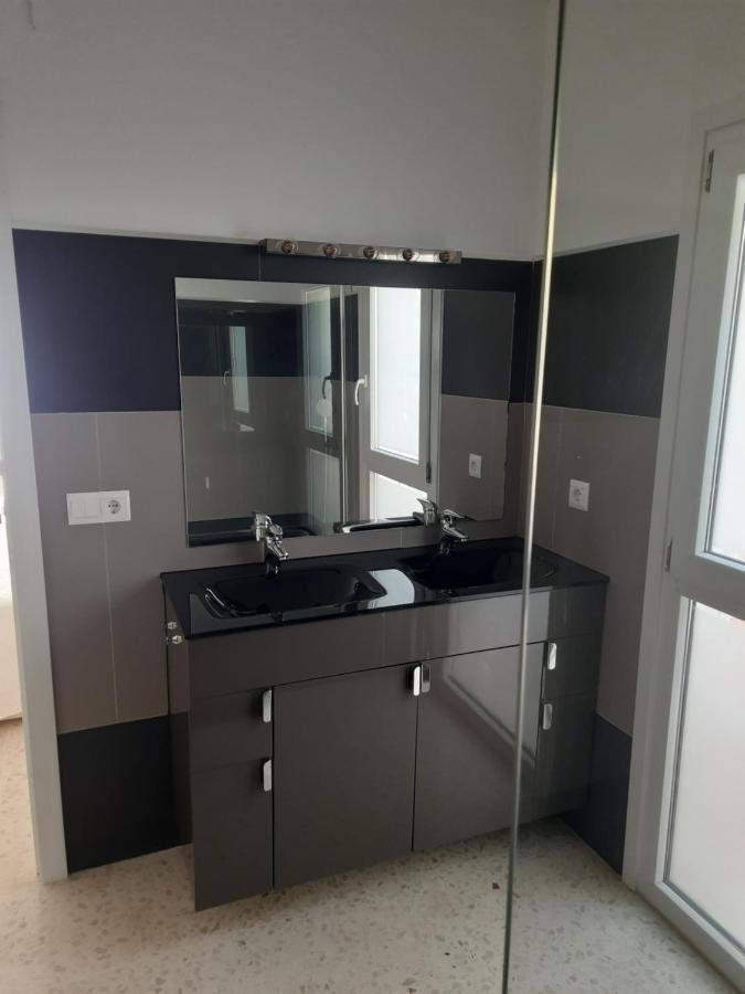 Habitaciones En Casa Miguel Калета-де-Велес Экстерьер фото