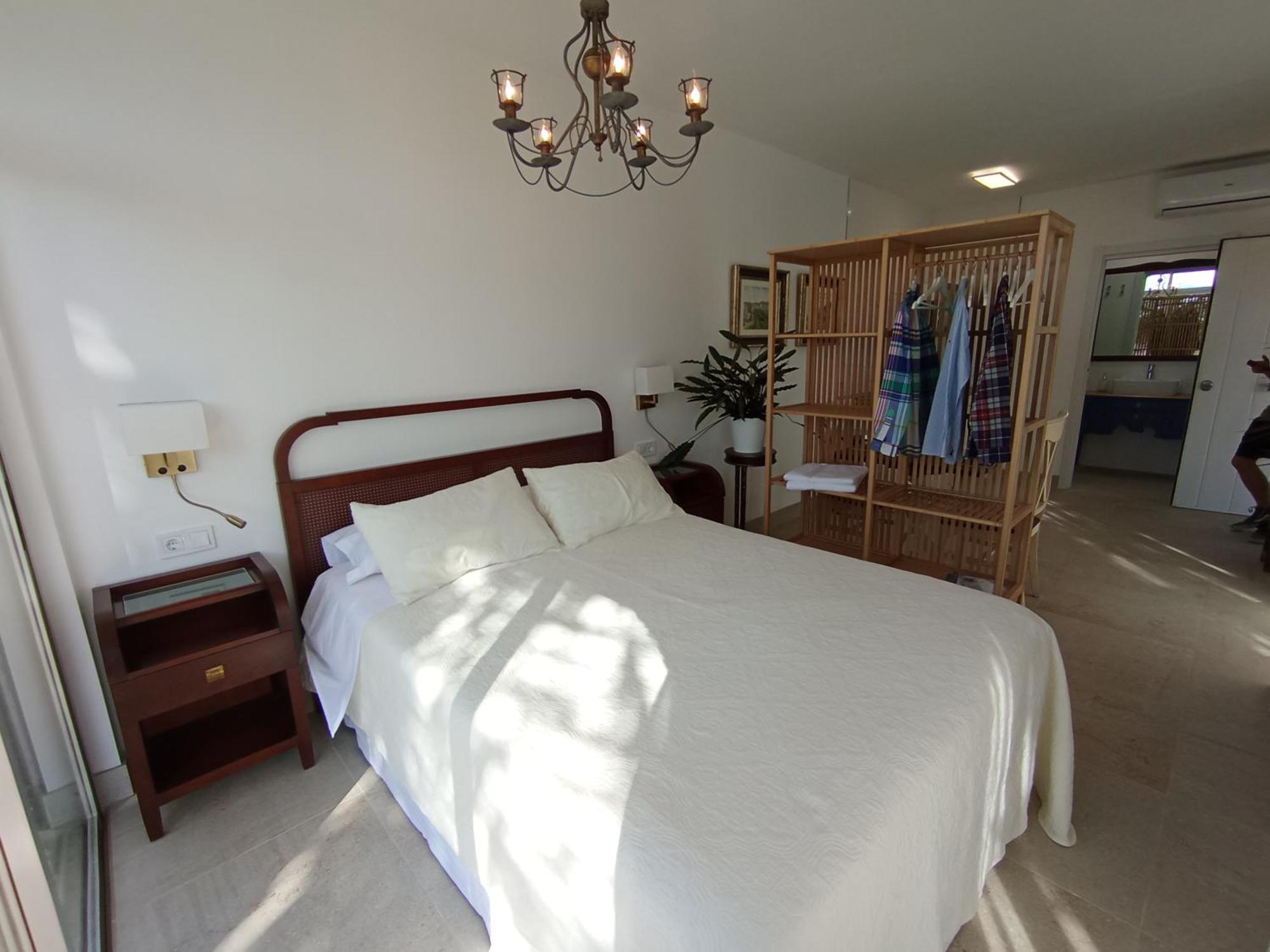 Habitaciones En Casa Miguel Калета-де-Велес Экстерьер фото